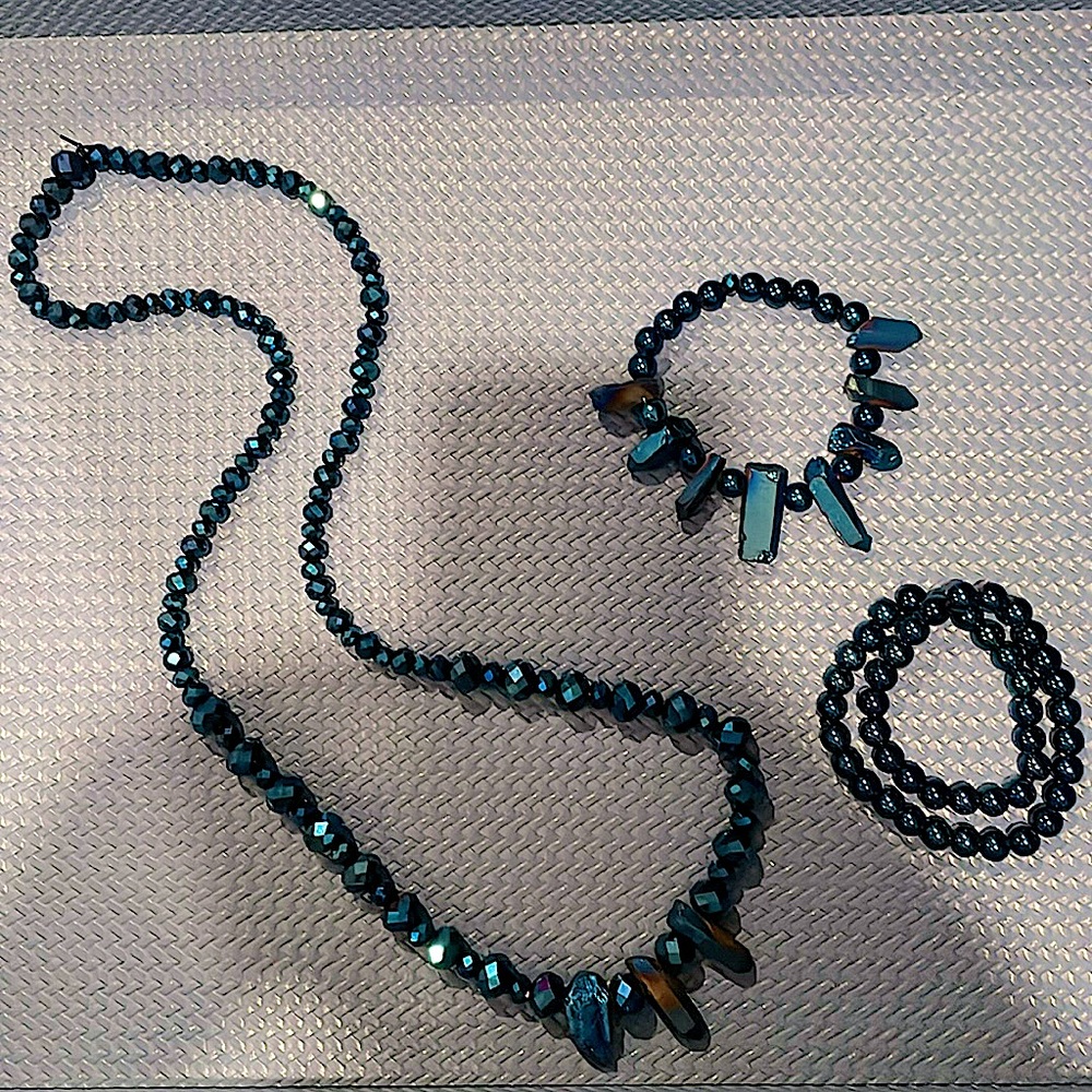 💙 Handmade Stretch Necklace & Bracelets 💙